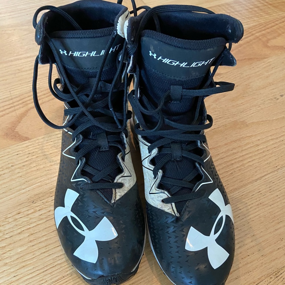 Under Armour Highlight Cleats football